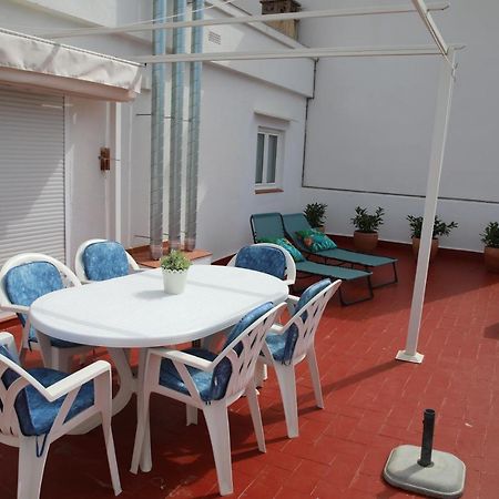 Apartaments Agneta - Vela كامبريلس المظهر الخارجي الصورة